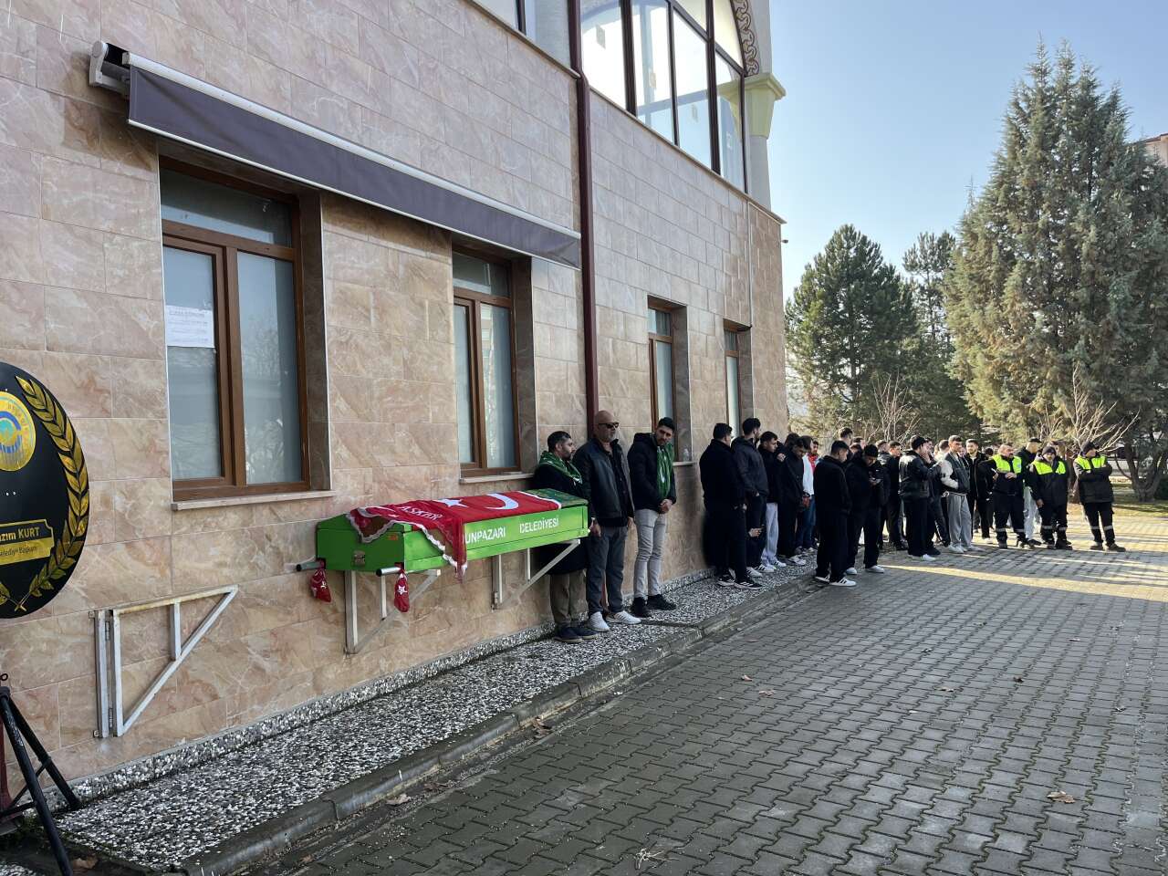 Trafik canavarının kurbanı oldu! Asker örtüsü omzuna değil tabutuna serildi 3